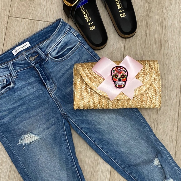 Rattan Straw Clutch with Pink Bow and Sugar Skull - Picture 2 of 5